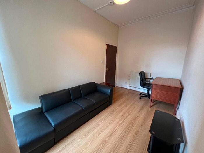 1 Bedroom Flat To Rent In Cleghorn Street, West End, Dundee, DD2