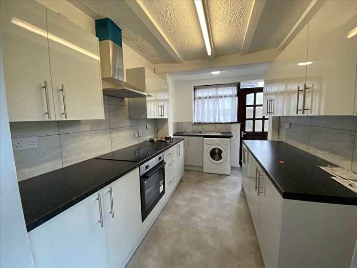 2 Bedroom Maisonette To Rent In Everton Drive, Stanmore, HA7