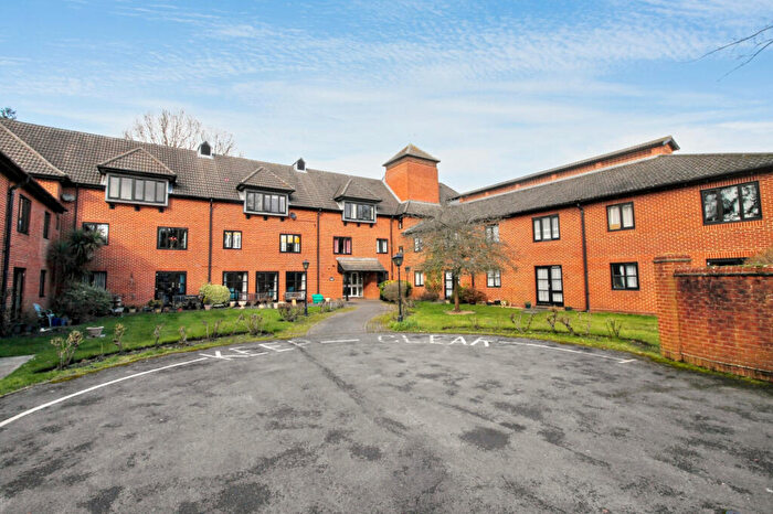 1 Bedroom Apartment For Sale In Church Road East, Farnborough, GU14