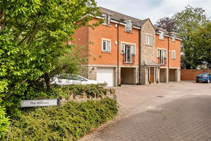 2 Bedroom Apartment For Sale In The Willows, Keynsham, Bristol, BS31