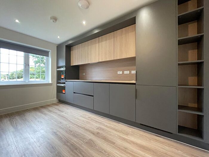 3 Bedroom House To Rent In Doherty Close, Warwick, CV34