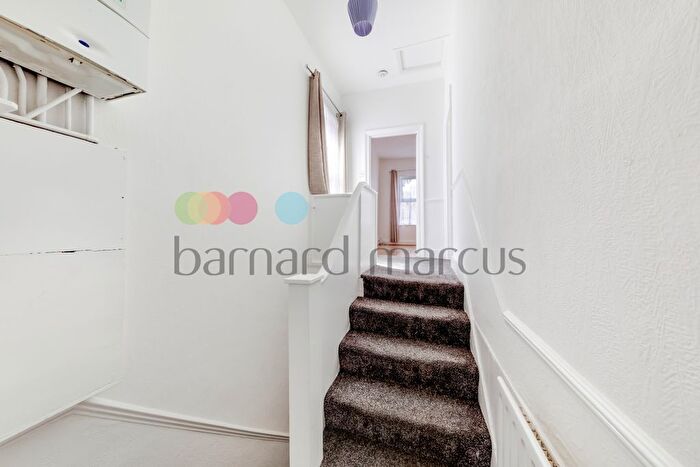 1 Bedroom Flat To Rent In Whitehorse Road, Croydon, CR0
