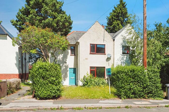 3 Bedroom Semi-Detached House For Sale In Farfield Avenue, Nottingham, Nottinghamshire, NG9