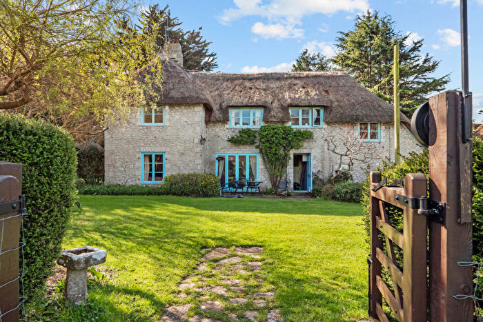 4 Bedroom Detached House For Sale In White Horse Lane, Weymouth, DT3