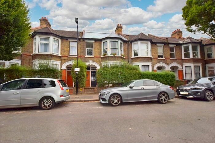 2 Bedroom Maisonette To Rent In Lawton Road, Leyton, E10