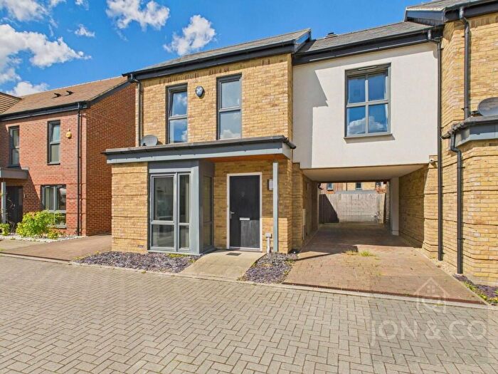 2 Bedroom Property To Rent In Pascal Mews, Oakgrove, Milton Keynes, MK10