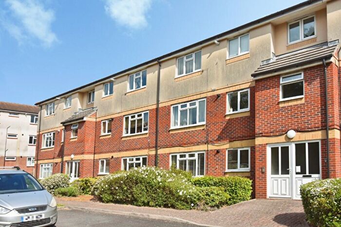 2 Bedroom Apartment For Sale In Duncan Road, SO31