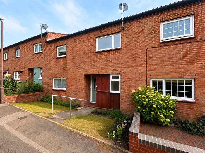 3 Bedroom House For Sale In Shipton Hill, Bradville, Milton Keynes, MK13