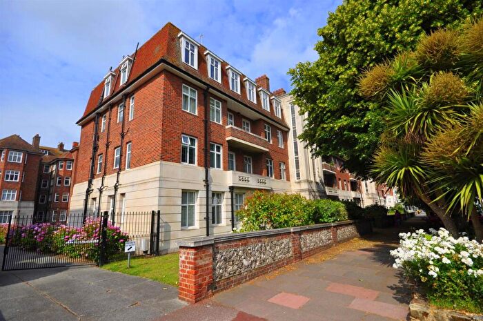 4 Bedroom Flat For Sale In Devonshire Place, Eastbourne, BN21