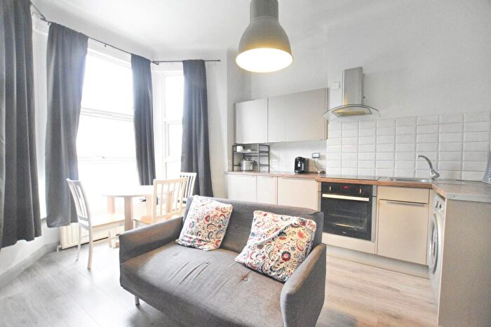 1 Bedroom Flat To Rent In Mansfield Road, Ilford, IG1