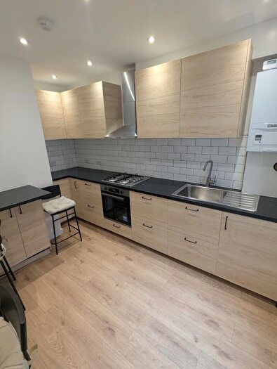 3 Bedroom Flat To Rent In Settles Street, Aldgate, E1