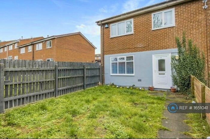 3 Bedroom End Of Terrace House To Rent In Barent Walk, Nottingham, NG5