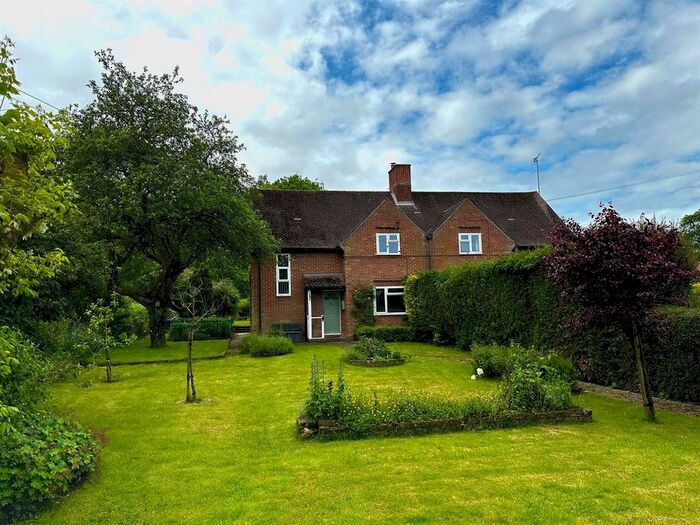 3 Bedroom Property To Rent In Chapel Lane, Stoke, Andover, SP11