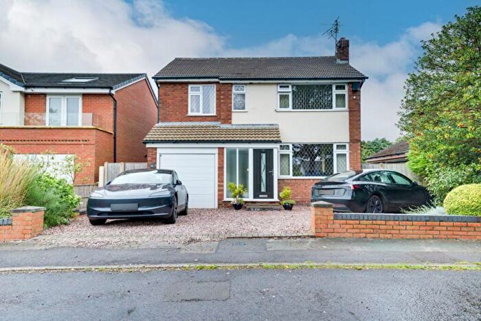 4 Bedroom Detached House For Sale In Holmes Chapel Road, Congleton, CW12