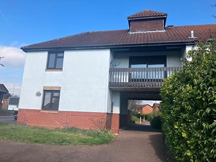 3 Bedroom House To Rent In Blue Bridge, Milton Keynes, MK13