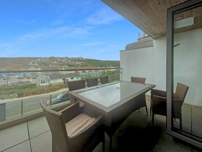 4 Bedroom Town House To Rent In Battery Hill, Portreath, TR16
