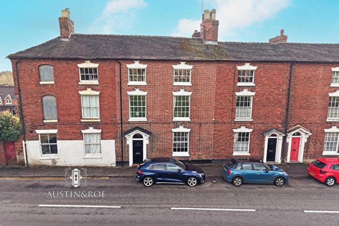 3 Bedroom Town House For Sale In Lichfield Street, Stone, Staffordshire, ST15