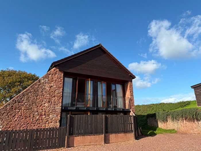 3 Bedroom Barn Conversion To Rent In The Courtyard, Taunton, TA4