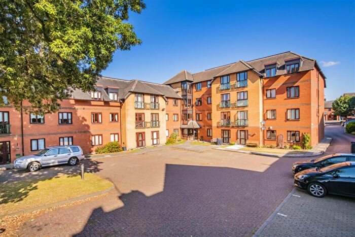 2 Bedroom Flat For Sale In George Street, Kettering, NN16