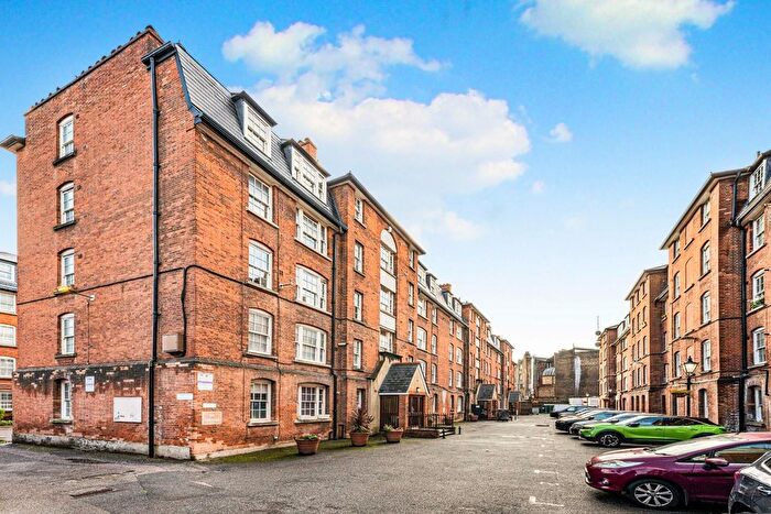 1 Bedroom Flat For Sale In Peabody Estate, Camberwell Green, London, SE5