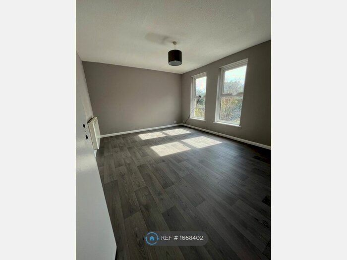 1 Bedroom Flat To Rent In Bowthorpe Close, Ipswich, IP1