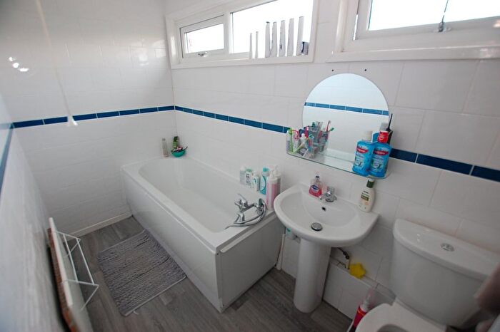 3 Bedroom End Of Terrace House For Sale In Eskdale Terrace, Stalybridge, Greater Manchester, SK15