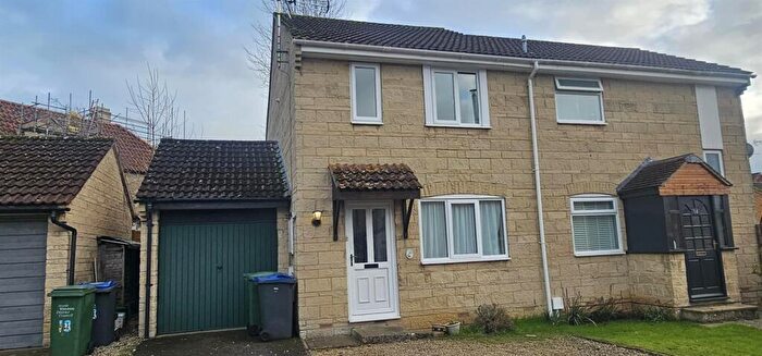 3 Bedroom Property To Rent In Darcy Close, Chippenham, SN15