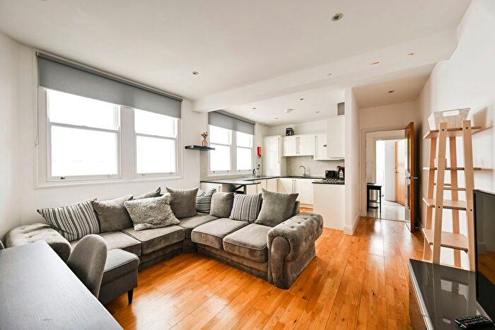 3 Bedroom Flat For Sale In High Holborn, London, WC1V