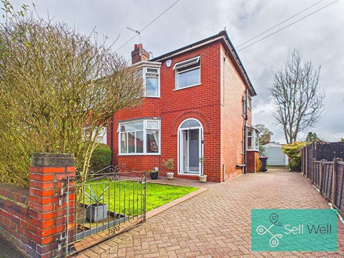 3 Bedroom Semi Detached House For Sale In Normanby Road, Worsley, Manchester, M28