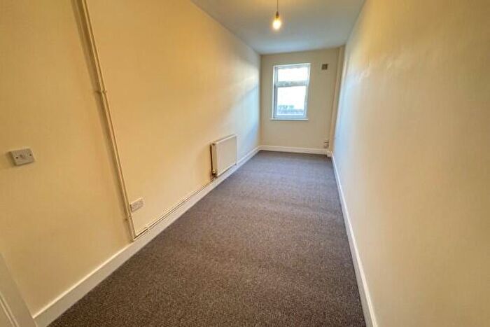 2 Bedroom Flat To Rent In Brithdir Street Cardiff, CF24