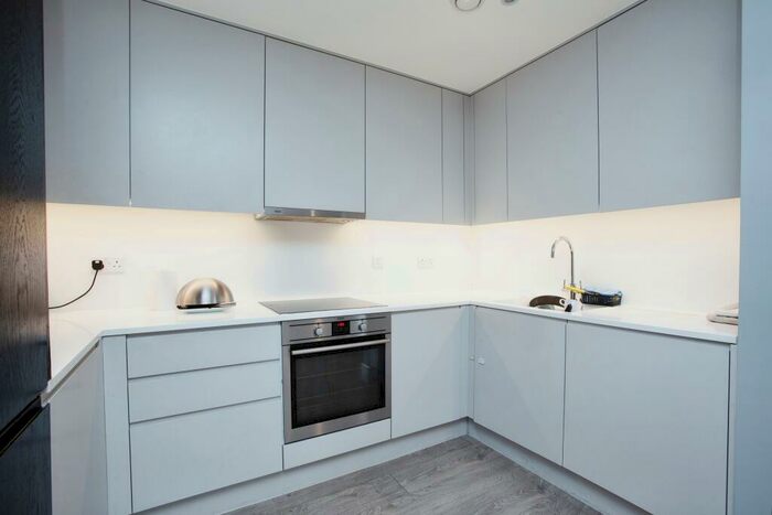 2 Bedroom Flat To Rent In Rookery Court, Ruckholt Road, E10