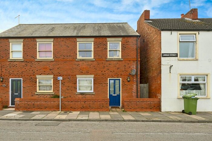 3 Bedroom Semi-Detached House To Rent In Lincoln Street, Newark, NG24