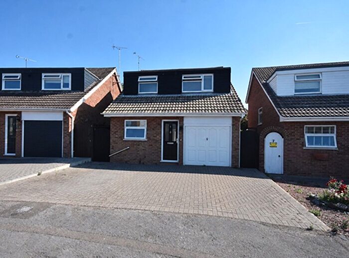 3 Bedroom Detached House For Sale In Warwick Drive, Ramsgate, Kent, CT11