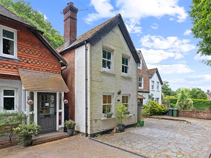 3 Bedroom End Of Terrace House For Sale In The Avenue, Grayshott, Hindhead, GU26