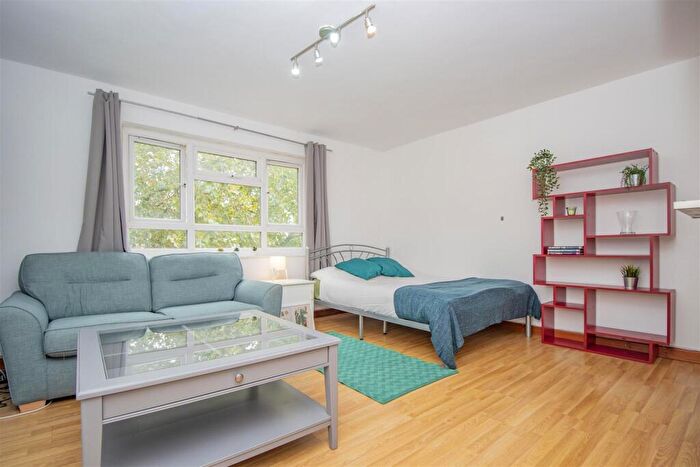 Apartment To Rent In New North Road, Shoreditch, N1