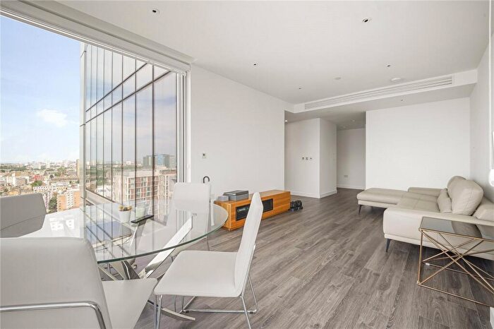 2 Bedroom Apartment To Rent In Chaucer Gardens, E1