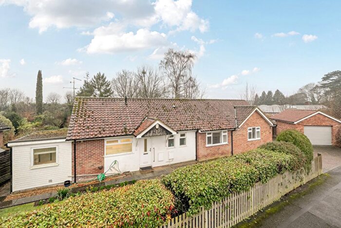 4 Bedroom Bungalow For Sale In Beverley Gardens, Wargrave, Reading, Berkshire, RG10