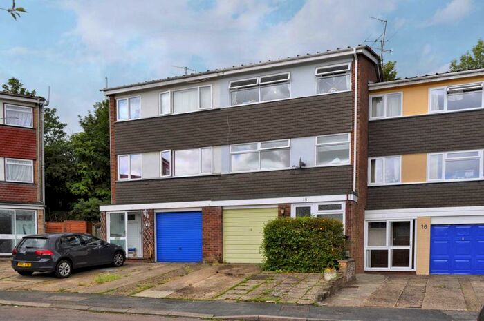 3 Bedroom House To Rent In Standring Rise, Hemel Hempstead, HP3