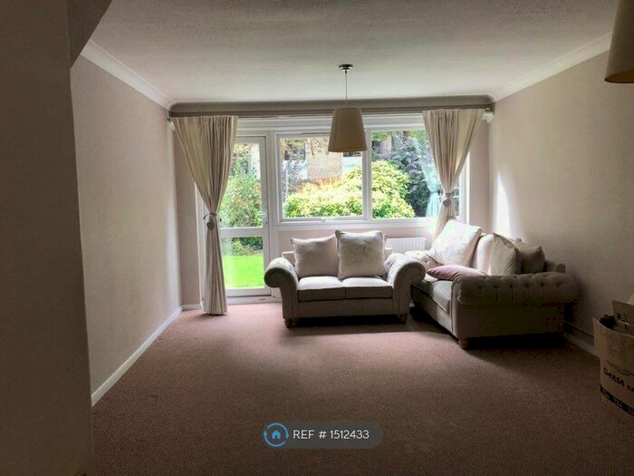 2 Bedroom Terraced House To Rent In Beechfield Court, South Croydon, CR2