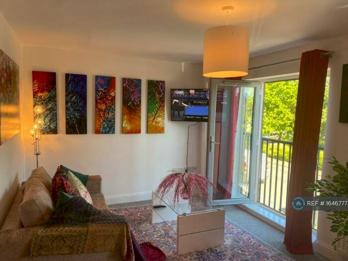 4 Bedroom Terraced House To Rent In Woodhead Drive, Cambridge, CB4