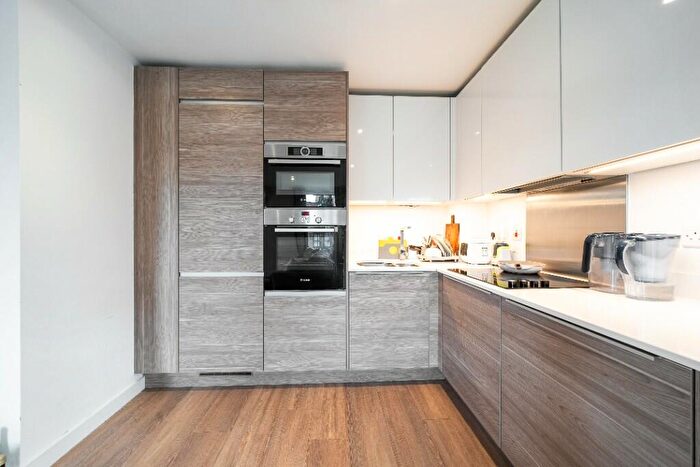 2 Bedroom Apartment To Rent In Whiting Way, London, SE16