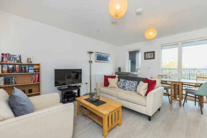 2 Bedroom Flat To Rent In Pomeroy Street, New Cross, SE14