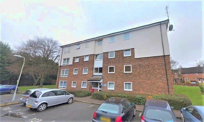 2 Bedroom Flat To Rent In Portal Close, Uxbridge, UB10