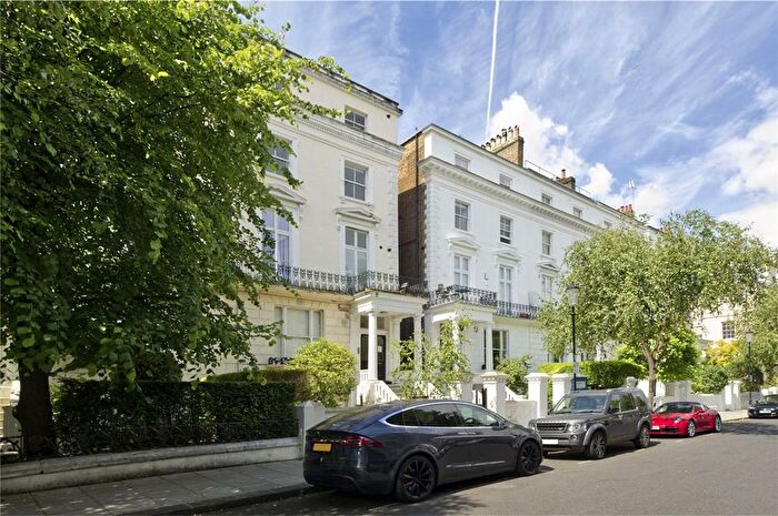 1 Bedroom Flat For Sale In Pembridge Crescent, London, W11