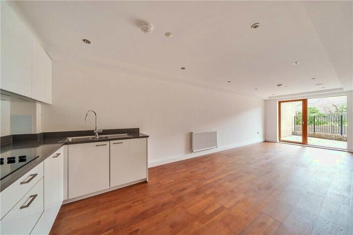 1 Bedroom Flat To Rent In Wellington Street, London, SE18