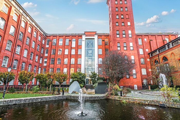 1 Bedroom Flat For Sale In Lexington Building, Bow Quarter, London, E3