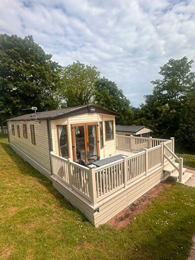 2 Bedroom Mobile/park Home For Sale In Hoburne Devon Bay, Paignton, TQ4