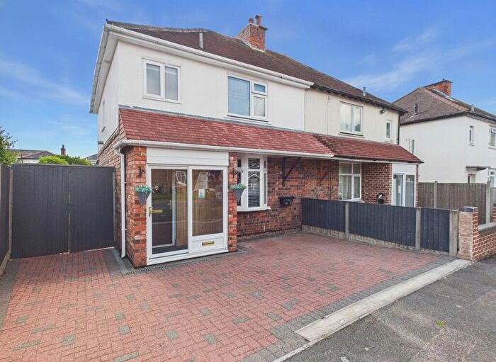 3 Bedroom Semi Detached House For Sale In Steere Avenue, Tamworth, B79