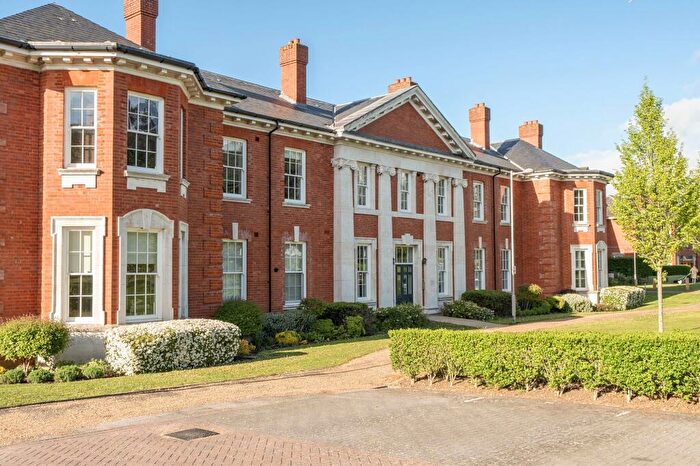 1 Bedroom Flat For Sale In Sherwood Way, Epsom, KT19