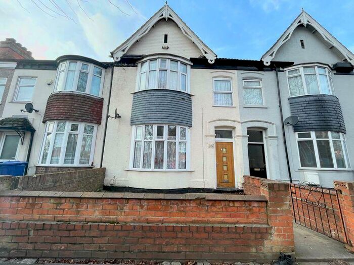 5 Bedroom Terraced House To Rent In Hainton Avenue, Grimsby, DN32